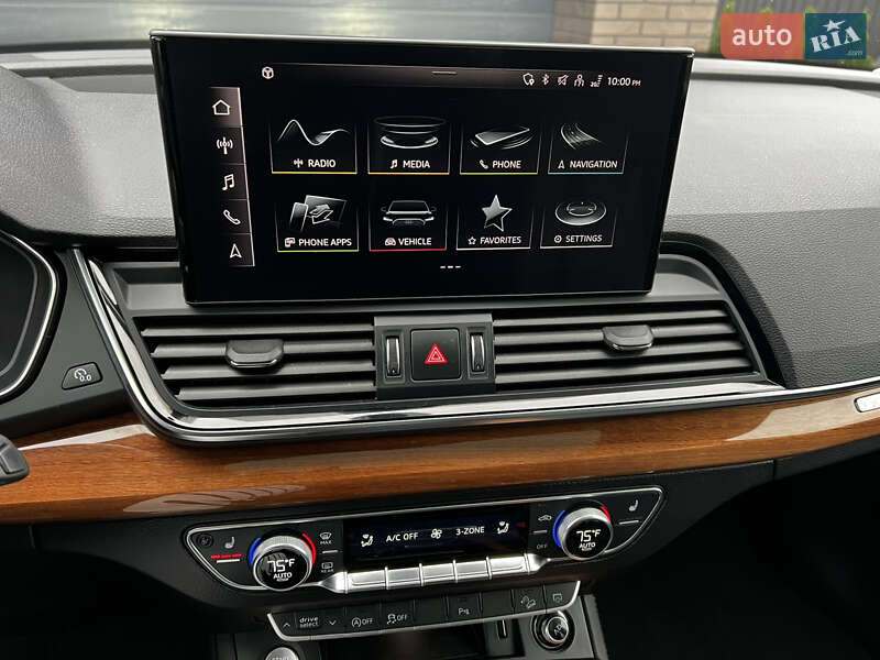 Позашляховик / Кросовер Audi Q5 2021 в Луцьку
