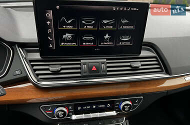 Позашляховик / Кросовер Audi Q5 2021 в 