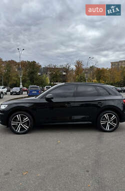 Внедорожник / Кроссовер Audi Q5 2018 в 