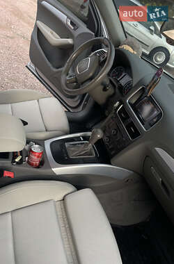 Внедорожник / Кроссовер Audi Q5 2009 в 