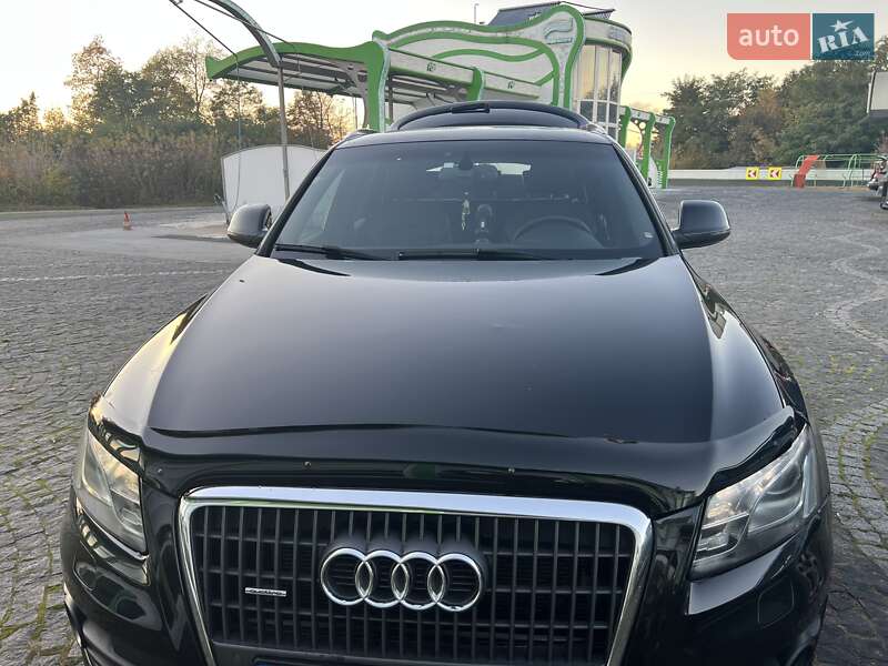 Внедорожник / Кроссовер Audi Q5 2010 в Золочеве