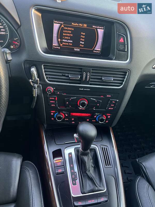 Внедорожник / Кроссовер Audi Q5 2010 в Золочеве