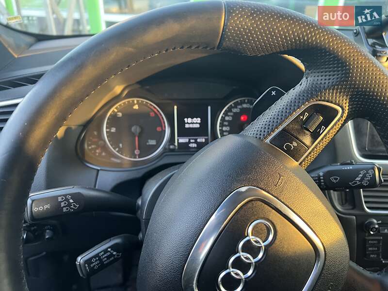 Внедорожник / Кроссовер Audi Q5 2010 в Золочеве