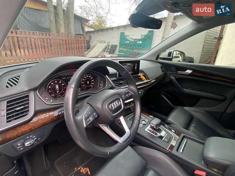 Позашляховик / Кросовер Audi Q5 2020 в Харкові