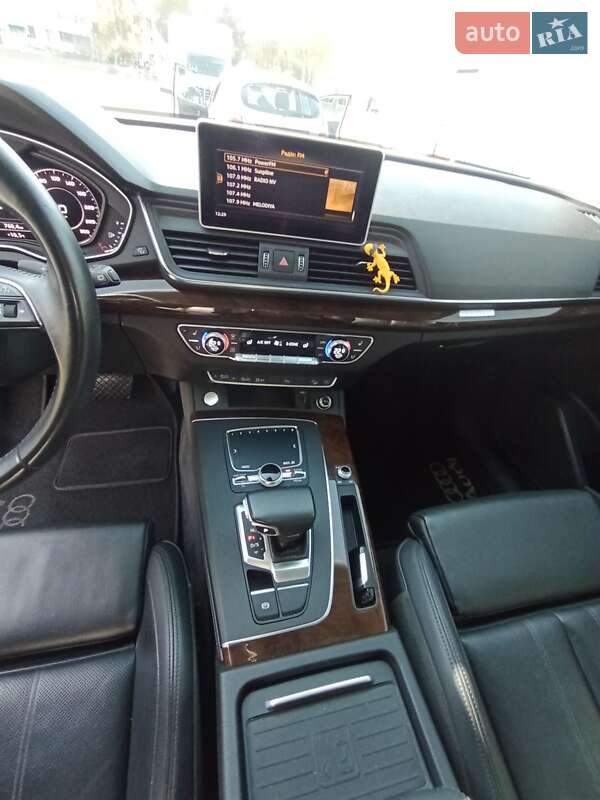 Позашляховик / Кросовер Audi Q5 2020 в Харкові