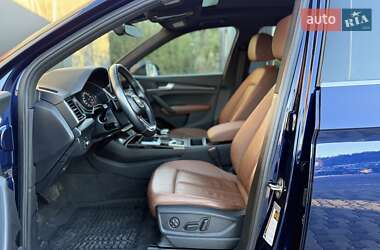 Позашляховик / Кросовер Audi Q5 2021 в 