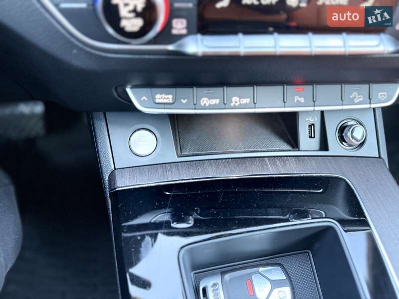 Внедорожник / Кроссовер Audi Q5 2021 в Львове