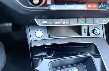 Позашляховик / Кросовер Audi Q5 2021 в 