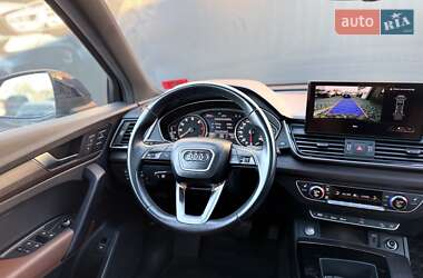 Позашляховик / Кросовер Audi Q5 2021 в 