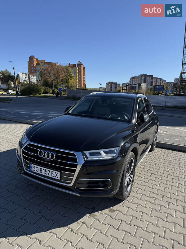 Позашляховик / Кросовер Audi Q5 2016 в 