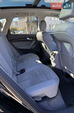 Позашляховик / Кросовер Audi Q5 2016 в 