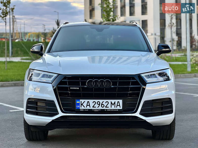 Позашляховик / Кросовер Audi Q5 2019 в Києві