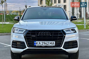 Позашляховик / Кросовер Audi Q5 2019 в  фото 4 Позашляховик / Кросовер Audi Q5 2019 в