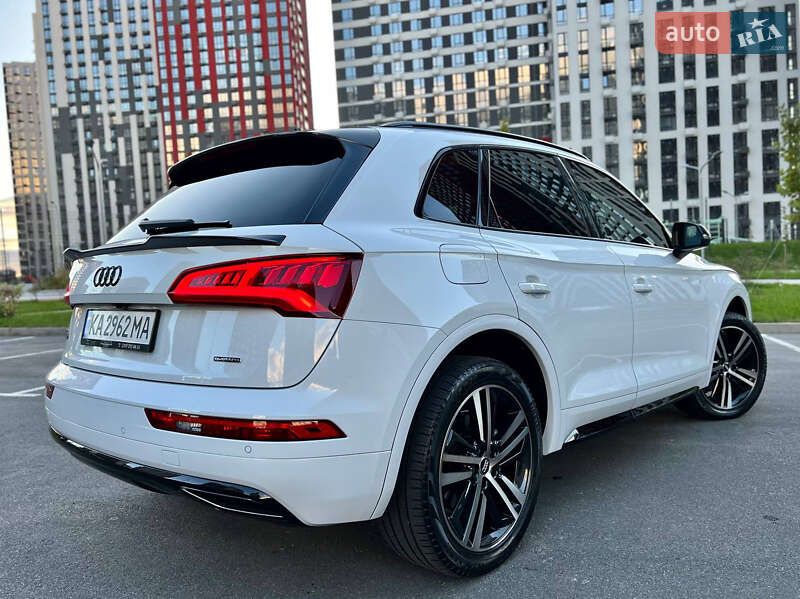 Позашляховик / Кросовер Audi Q5 2019 в Києві