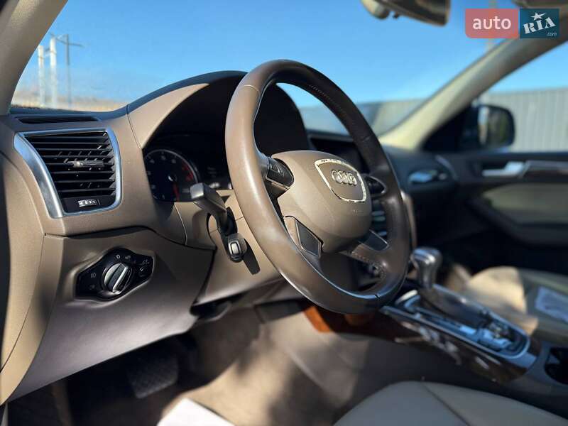 Позашляховик / Кросовер Audi Q5 2015 в Львові