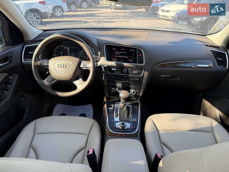 Позашляховик / Кросовер Audi Q5 2015 в Львові