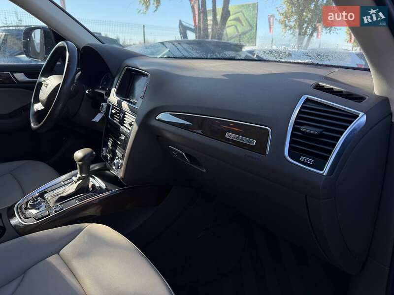 Позашляховик / Кросовер Audi Q5 2015 в Львові