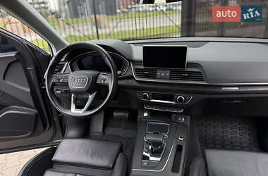 Позашляховик / Кросовер Audi Q5 2019 в 