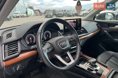 Позашляховик / Кросовер Audi Q5 2020 в 