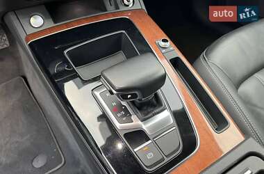 Позашляховик / Кросовер Audi Q5 2020 в 