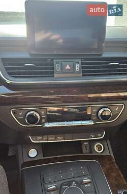 Позашляховик / Кросовер Audi Q5 2019 в 