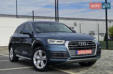 Позашляховик / Кросовер Audi Q5 2018 в  фото 5 Позашляховик / Кросовер Audi Q5 2018 в