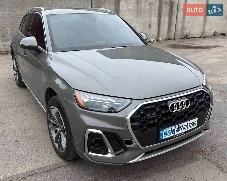 Позашляховик / Кросовер Audi Q5 2023 в  фото Позашляховик / Кросовер Audi Q5 2023 в