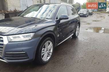 Внедорожник / Кроссовер Audi Q5 2017 в 