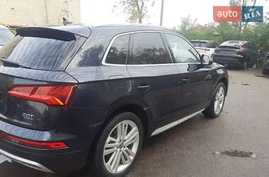 Внедорожник / Кроссовер Audi Q5 2017 в 