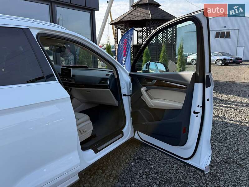 Позашляховик / Кросовер Audi Q5 2017 в Луцьку