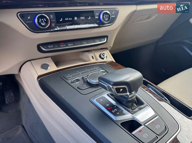 Внедорожник / Кроссовер Audi Q5 2019 в Киеве