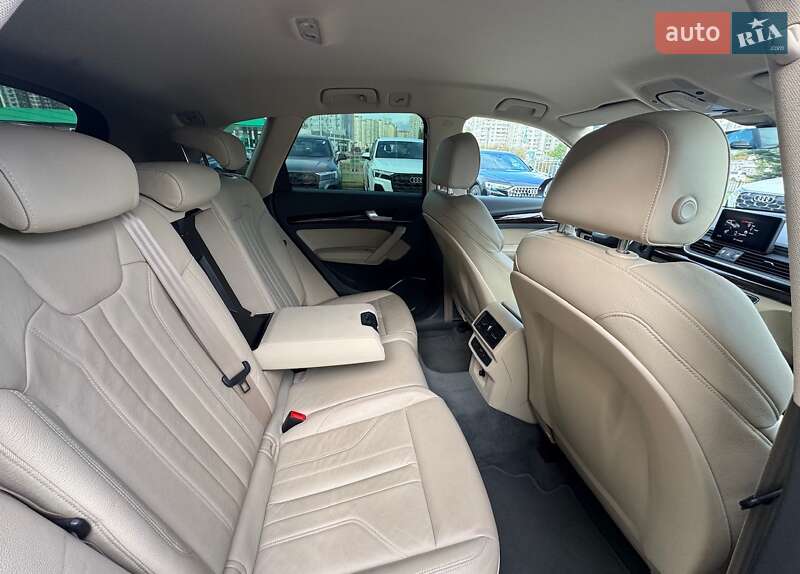 Внедорожник / Кроссовер Audi Q5 2019 в Киеве