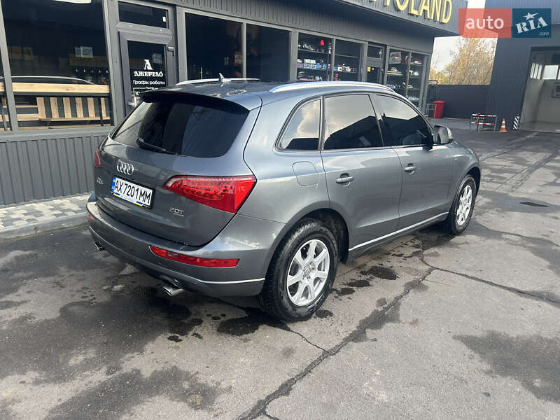 Внедорожник / Кроссовер Audi Q5 2011 в Золочеве