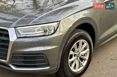 Внедорожник / Кроссовер Audi Q5 2017 в 