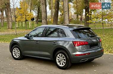 Внедорожник / Кроссовер Audi Q5 2017 в 