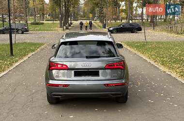 Внедорожник / Кроссовер Audi Q5 2017 в 