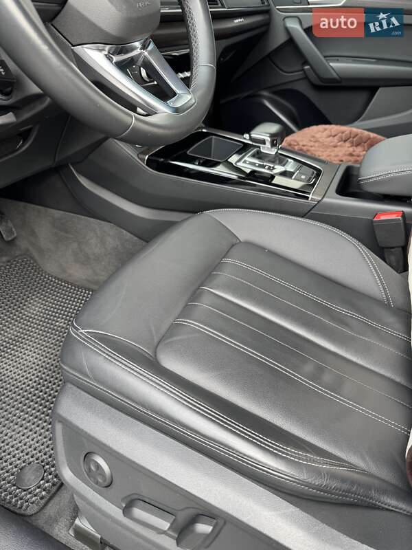 Позашляховик / Кросовер Audi Q5 2021 в Києві