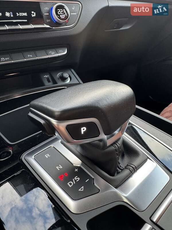 Позашляховик / Кросовер Audi Q5 2021 в Києві