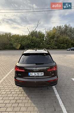 Позашляховик / Кросовер Audi Q5 2018 в  фото 6 Позашляховик / Кросовер Audi Q5 2018 в