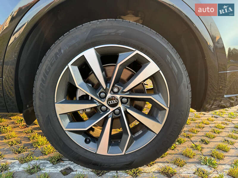 Позашляховик / Кросовер Audi Q5 2021 в Одесі
