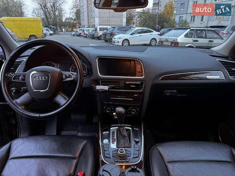Позашляховик / Кросовер Audi Q5 2011 в Чернігові