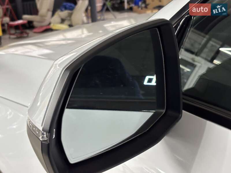 Внедорожник / Кроссовер Audi Q5 2023 в Киеве