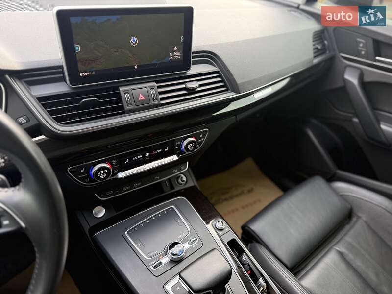 Позашляховик / Кросовер Audi Q5 2018 в Луцьку