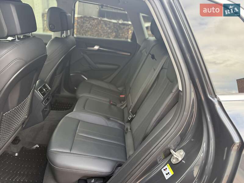 Позашляховик / Кросовер Audi Q5 2018 в Луцьку