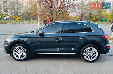 Позашляховик / Кросовер Audi Q5 2017 в  фото 8 Позашляховик / Кросовер Audi Q5 2017 в