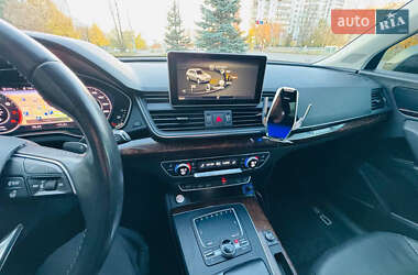 Позашляховик / Кросовер Audi Q5 2017 в  фото 42 Позашляховик / Кросовер Audi Q5 2017 в