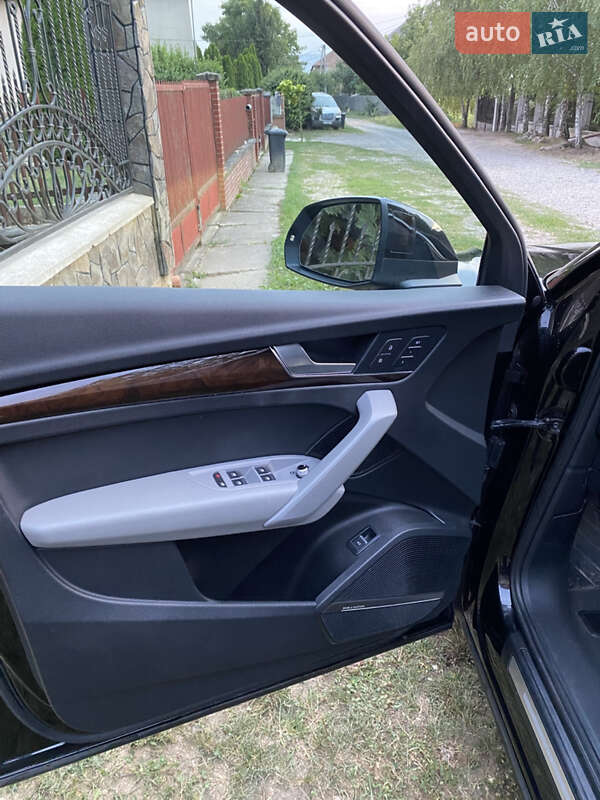 Позашляховик / Кросовер Audi Q5 2018 в Береговому