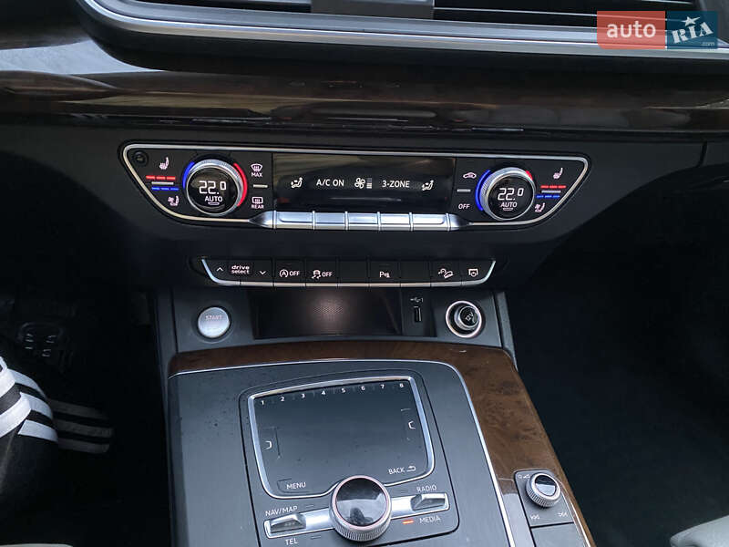 Позашляховик / Кросовер Audi Q5 2018 в Береговому