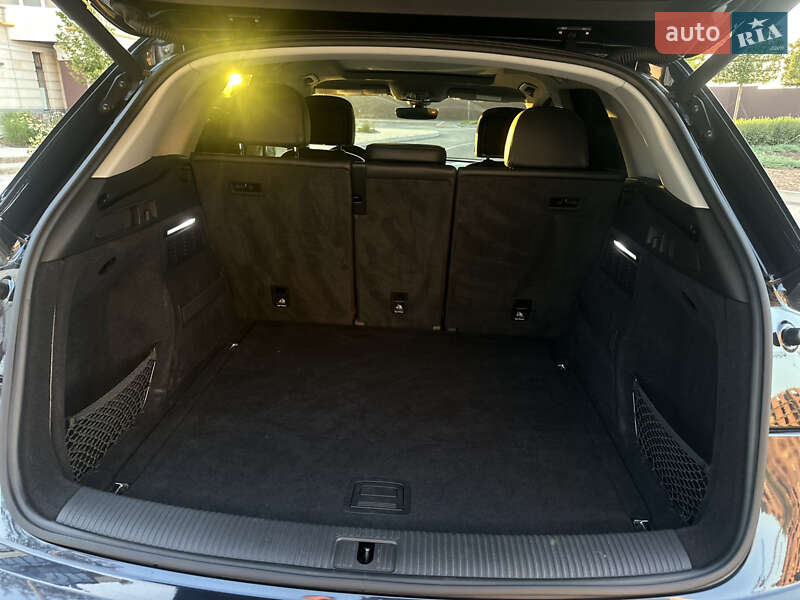 Позашляховик / Кросовер Audi Q5 2017 в Києві фото 27 Позашляховик / Кросовер Audi Q5 2017 в Києві