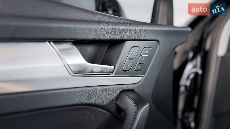 Позашляховик / Кросовер Audi Q5 2019 в Рівному